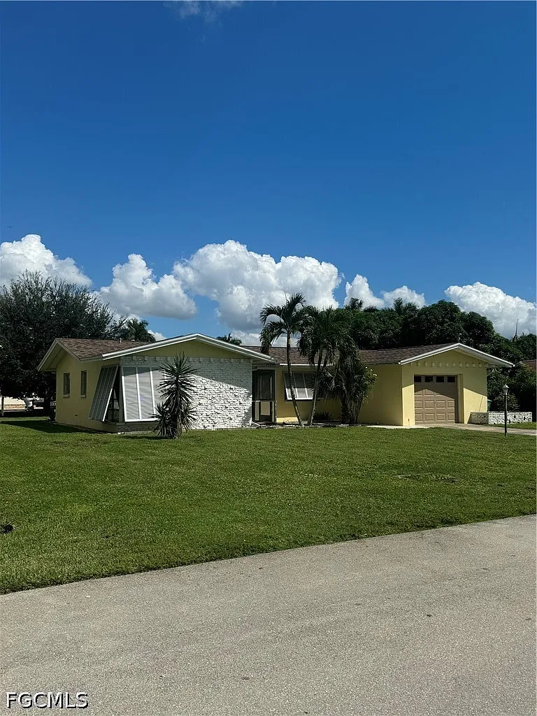 2 bed, 2.0 bath, 1268 sqft, $2,090 — Photo 1