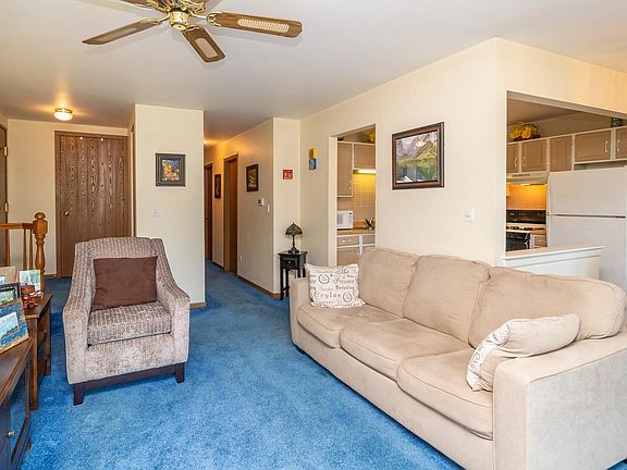 4th image of 961 Cumberland Ct APT B-1