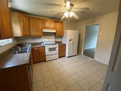 5th image of 4403 Cheyenne Dr