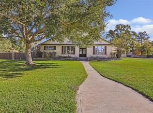 7002 Lakeside Dr, Liberty, TX 77575