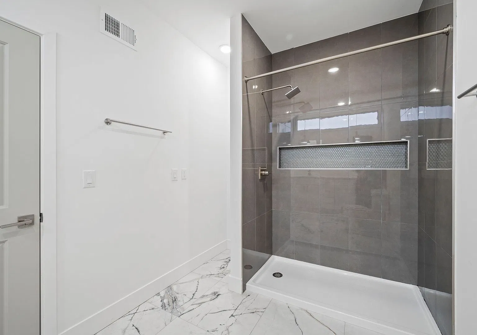2209 N Natrona LLC — Photo 4