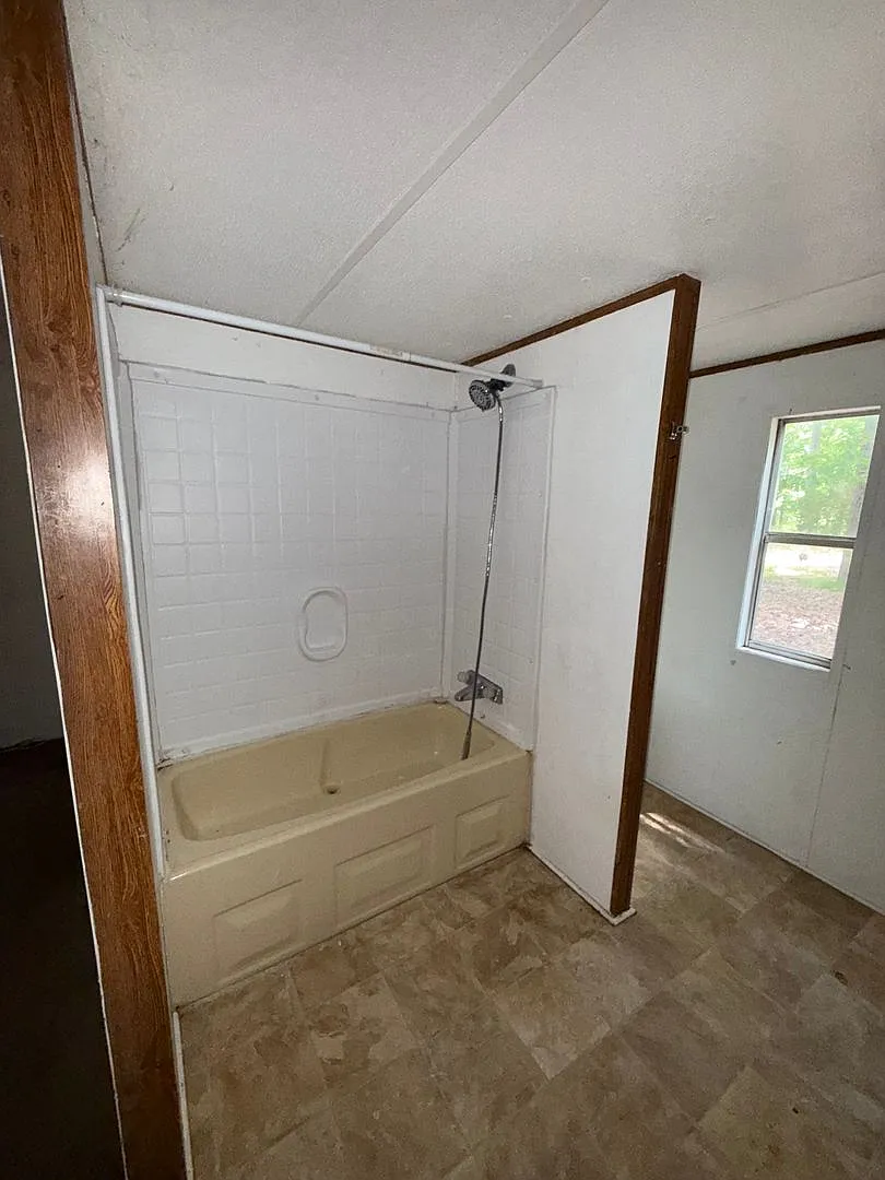 3/2 Mobile Home Available! — Photo 4