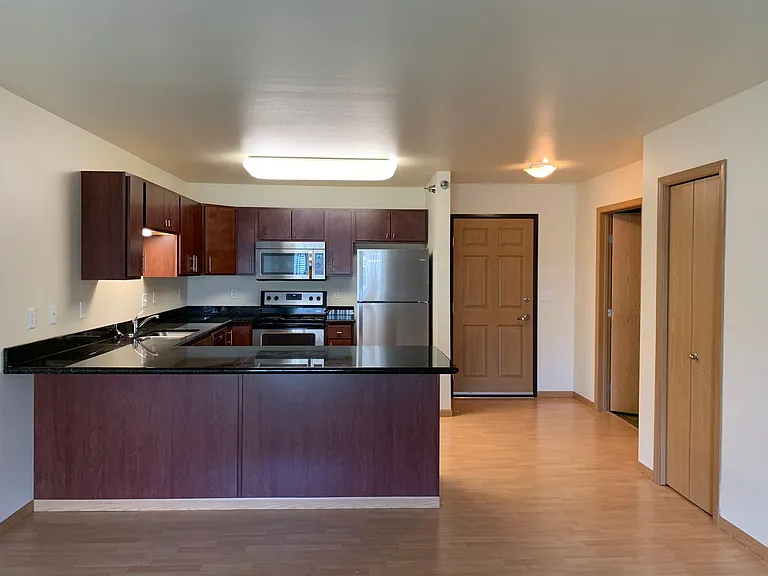 West Lake II Apartments — Photo 24