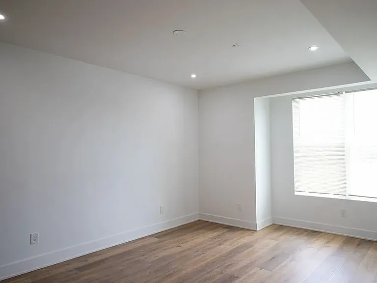 1740 N 22nd St #8 — Photo 7