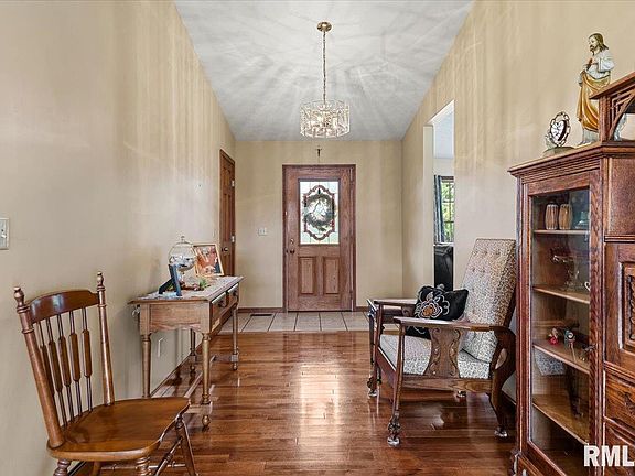3rd image of 6 Trussell Rd