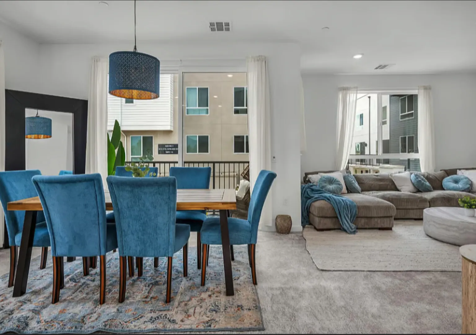 Furnished Corner Home in Prime Gated Community — Photo 2
