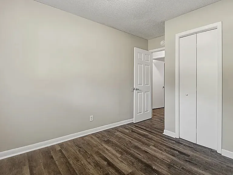 Elliott Dr — Photo 5