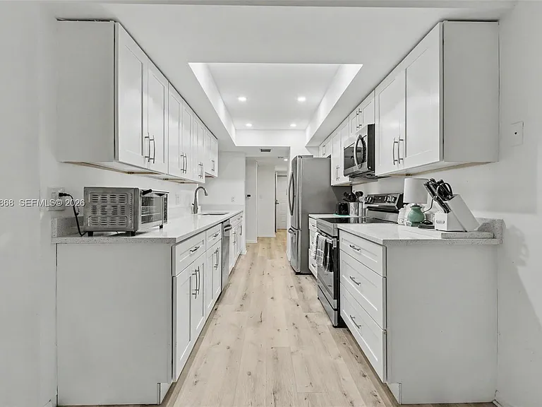 1410 Sheridan St #12I — Photo 8