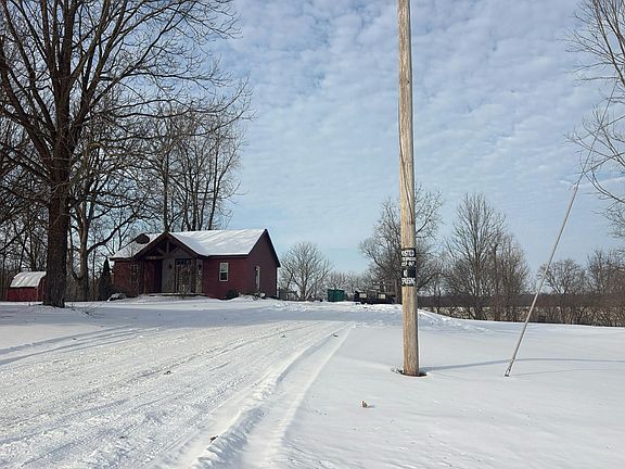 2nd image of 60312 N Main St