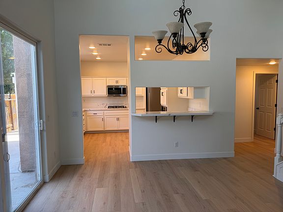 3rd image of 924 Riata Ct