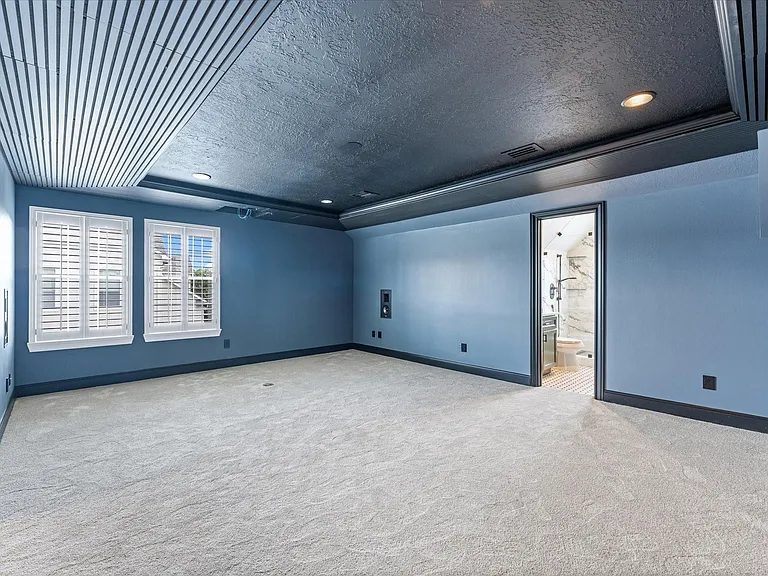 447 N Gate Stone — Photo 32