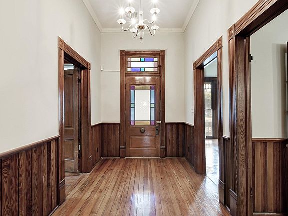 3rd image of 105 Crofton Ave