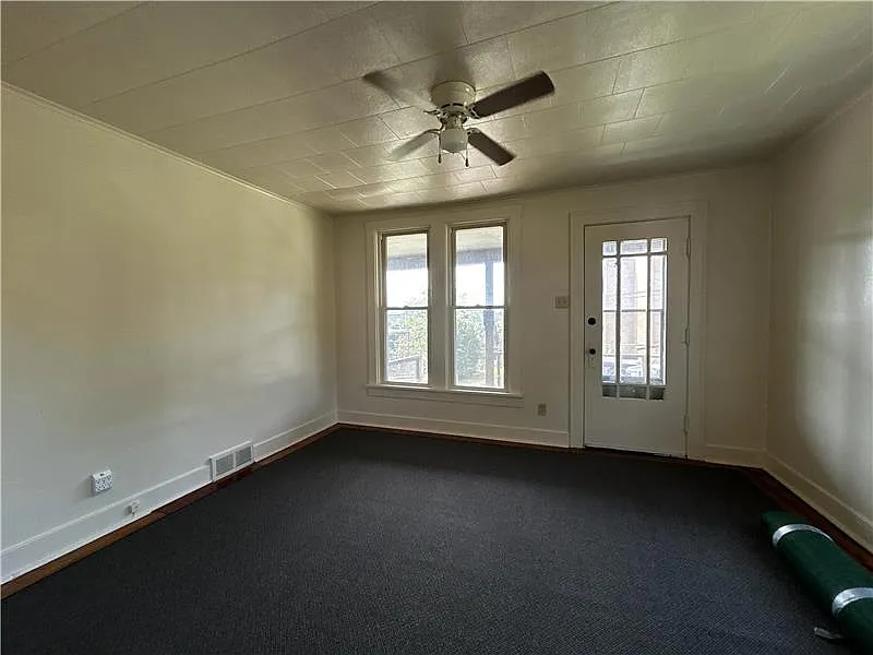 1 bed, $700 — Photo 2