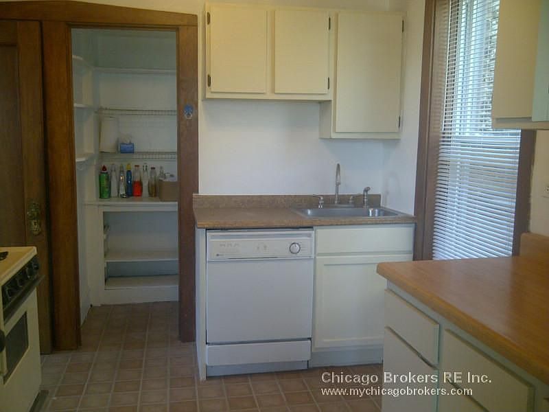 1st image of 4331 N Kenmore Ave APT 1