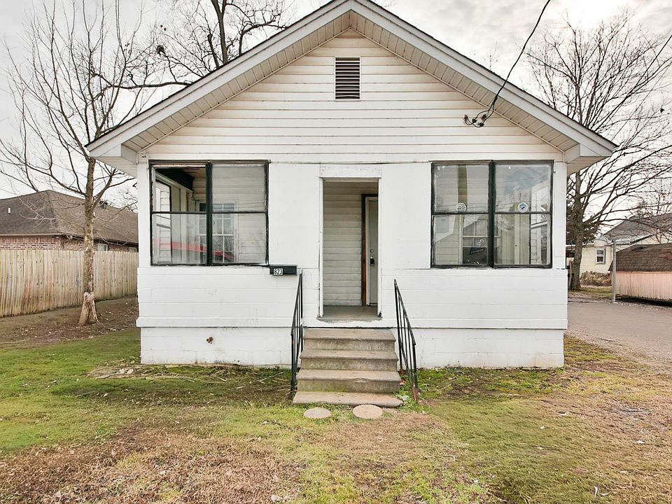 1st image of 823 Burke Ave