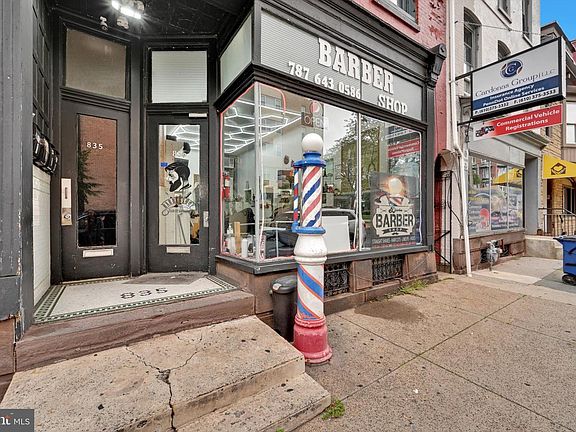 5th image of 835 Washington St