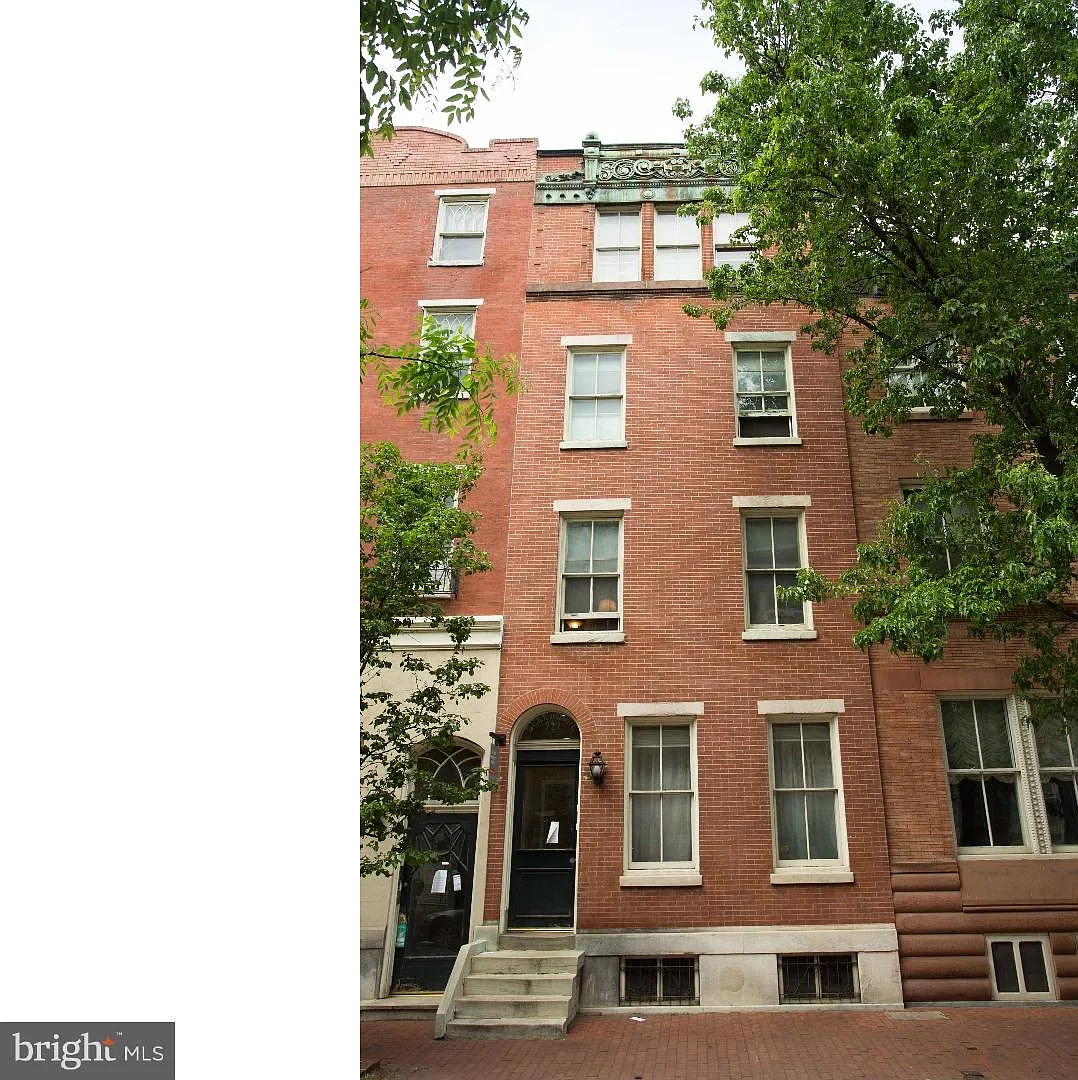 2 bed, 1.0 bath, 879 sqft, $2,500 — Photo 1