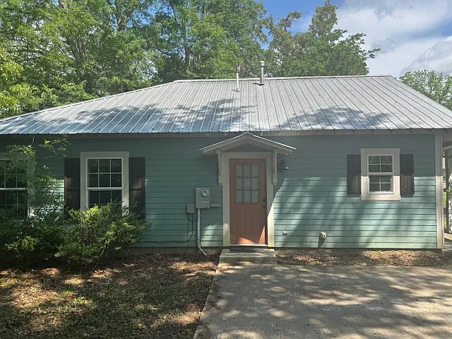 306 S Denton Rd — Photo 2