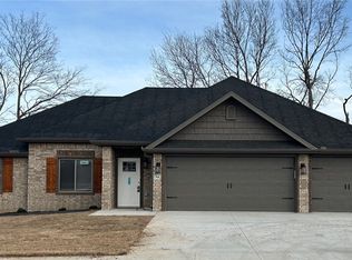 704 Phyllis Farm Rd, Prairie Grove, AR 72753