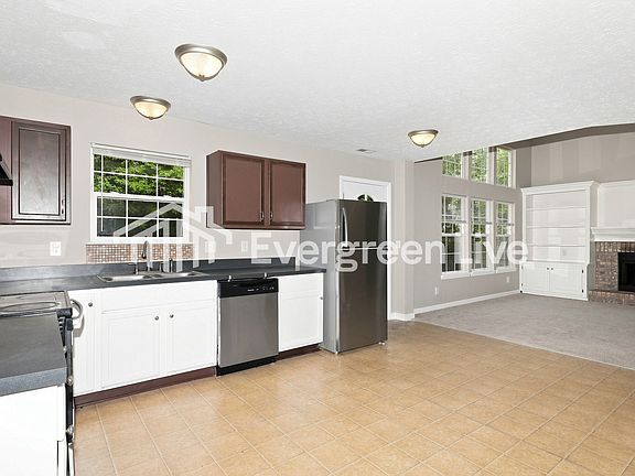 3rd image of 1943 Cross Willow Ln