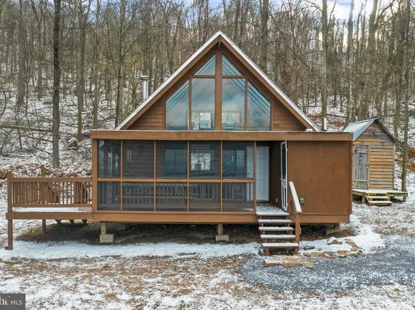 1321 Lawyer Ln, Slanesville, WV 25444