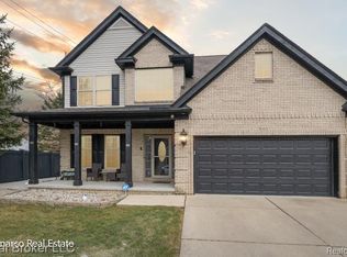 650 Brady Ln, Pontiac, MI 48342