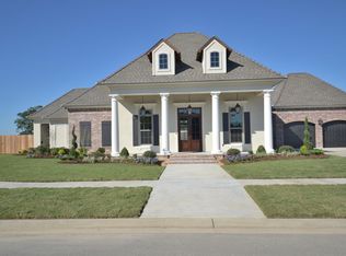 101 Rue De La Rochelle, Broussard, LA 70518