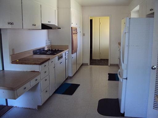 5th image of 841 E Caldwell Ave