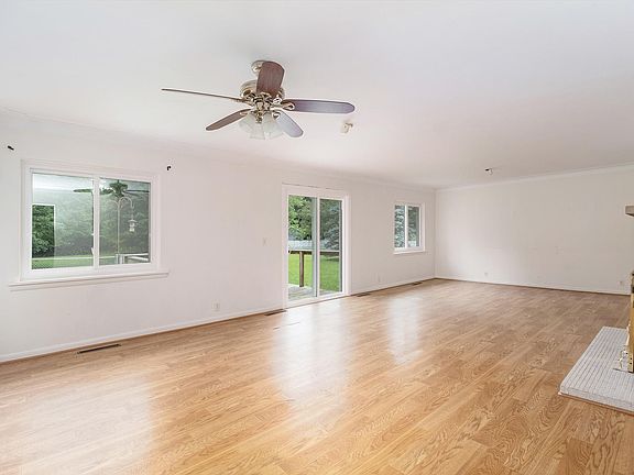 4th image of 2330 W Milham Ave