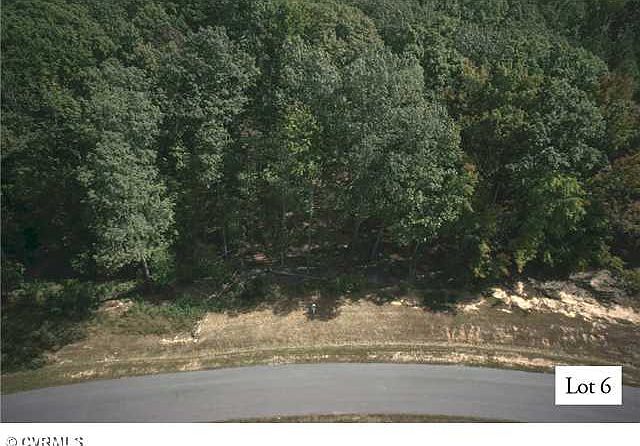 2nd image of 1930 Boyer Way