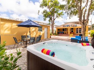 985 SW 10th St, Miami, FL 33130