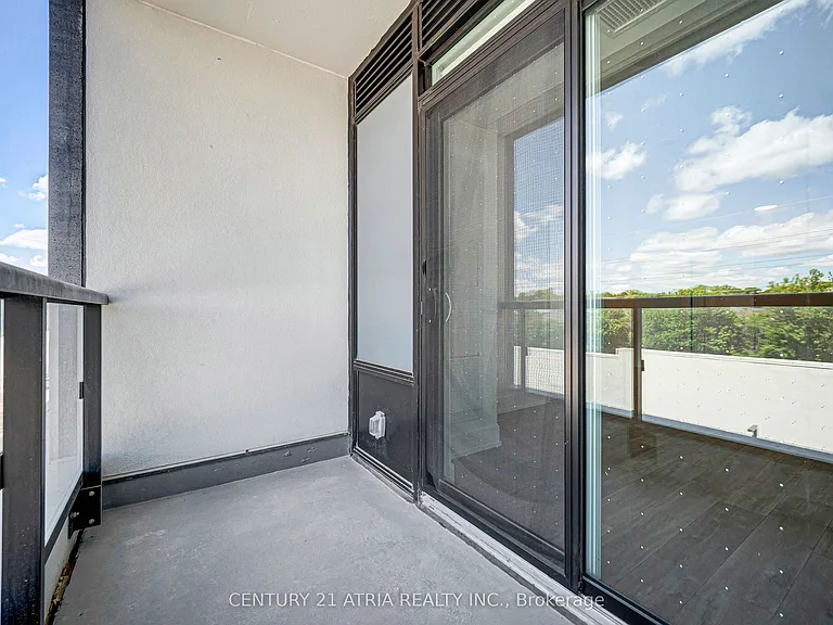 858 Dupont St #306 — Photo 24