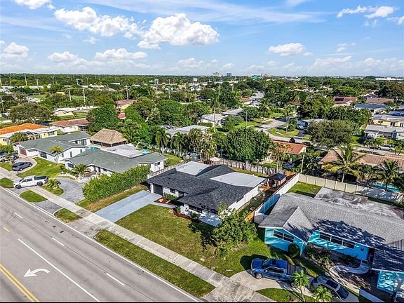 5th image of 1399 W Camino Real