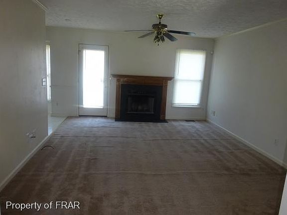 3rd image of 3823 Dickens Ave