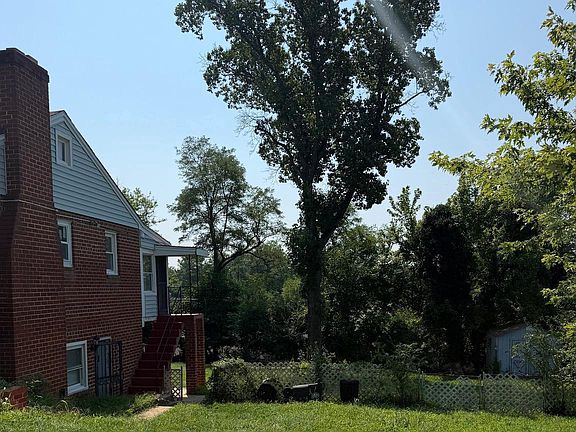 2nd image of 1729 Iverson St