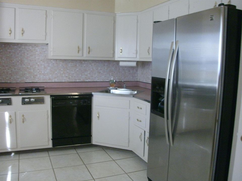 2nd image of 16 Crespy Ln #0