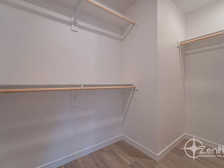 4924 NE 2nd Ct — Photo 28