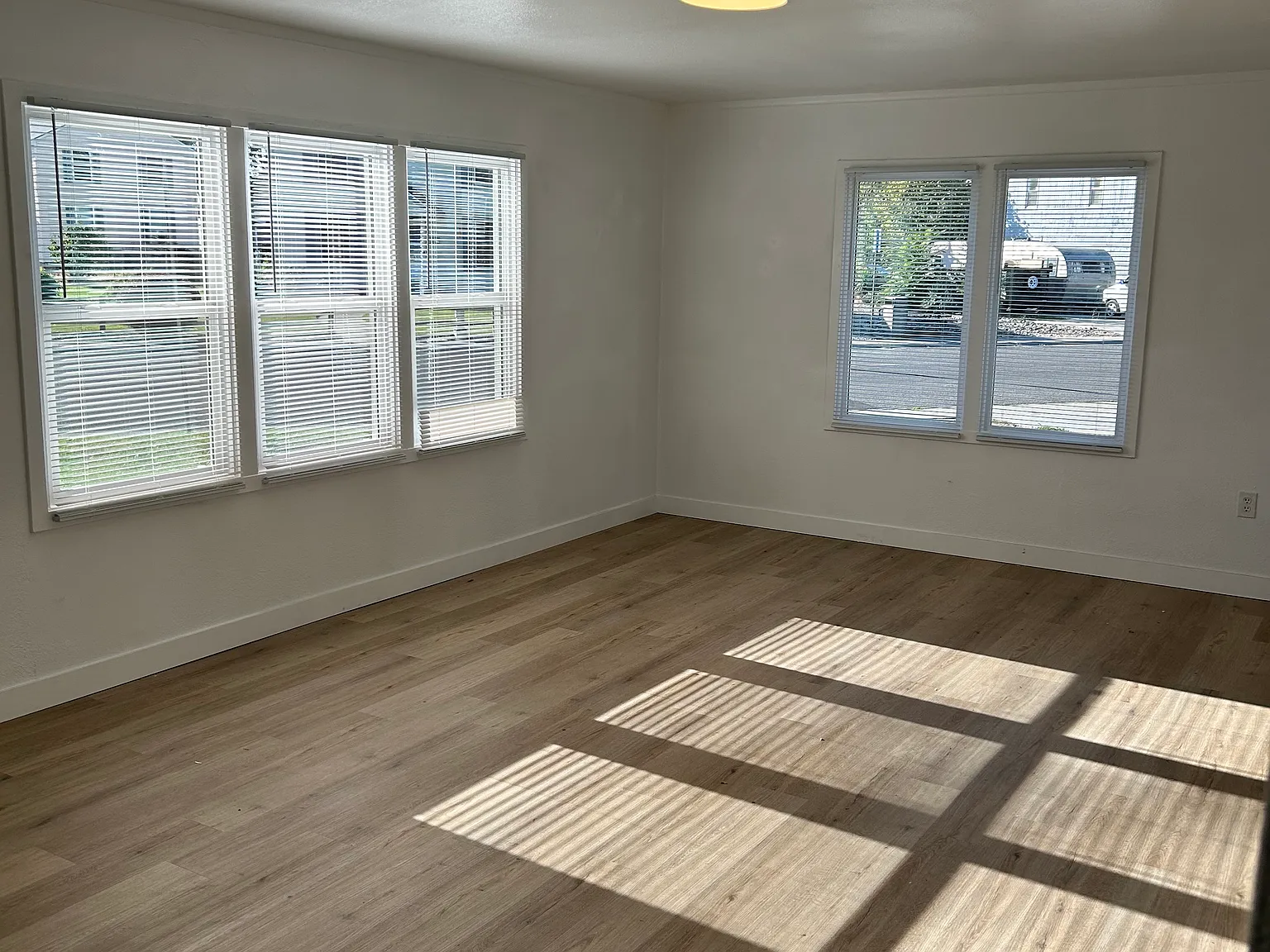 4 bed, 1800 sqft, $2,295 — Photo 2