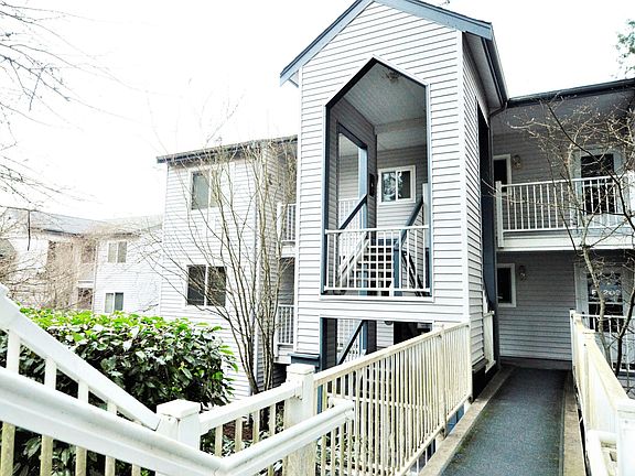 2nd image of 12760 NE 10th Pl