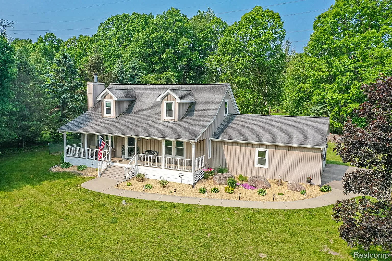 1020 Meadow Lake Ln photo 1