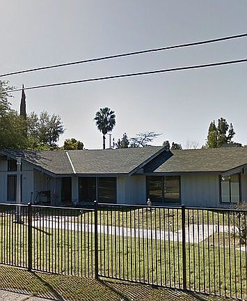 2nd image of 5424 Columbia Dr E