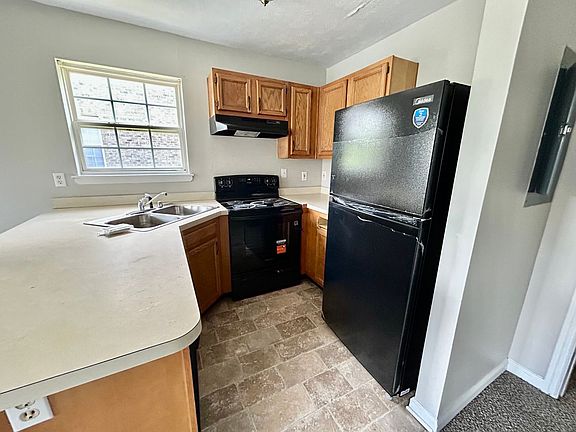 2nd image of 2084 Cornerstone Dr APT C