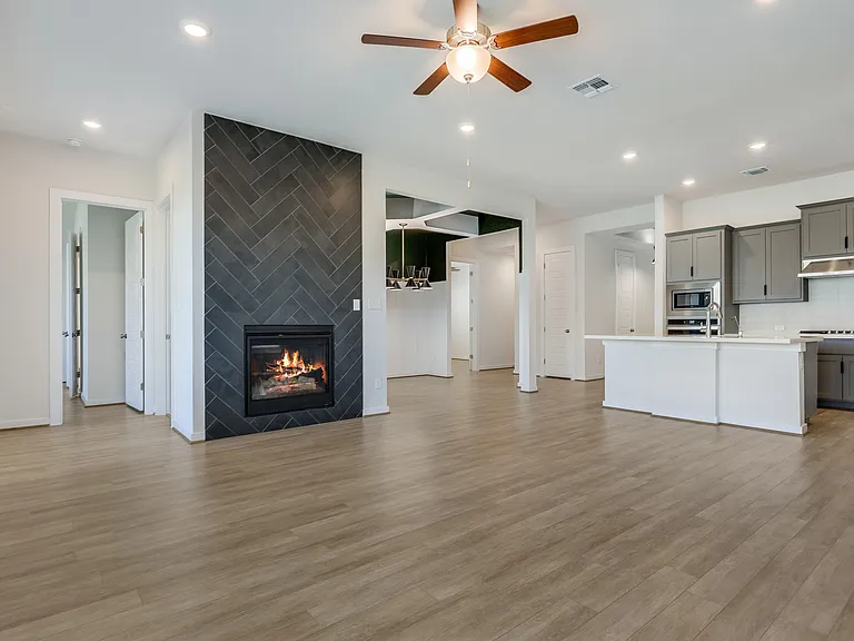 4326 Frankfurt Ln — Photo 10