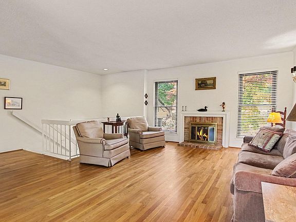 5th image of 2206 Rivenoak Ct
