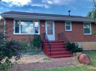 416 Cherryhill Rd NW, Roanoke, VA 24017