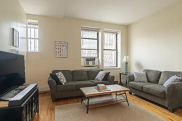910 Park Pl #1D — Photo 2
