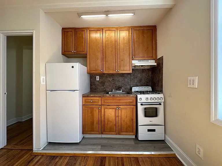 2100 Cropsey Ave #3H — Photo 6