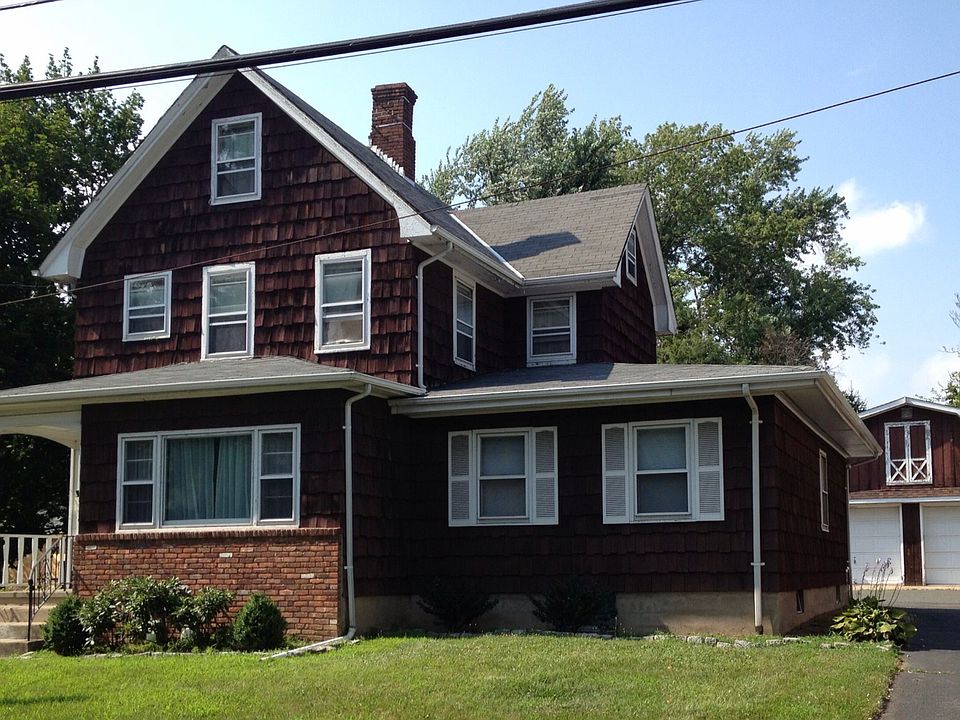 1st image of 34 Cross Ave #1