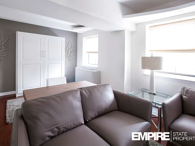 150 W 51st St #2102 — Photo 6