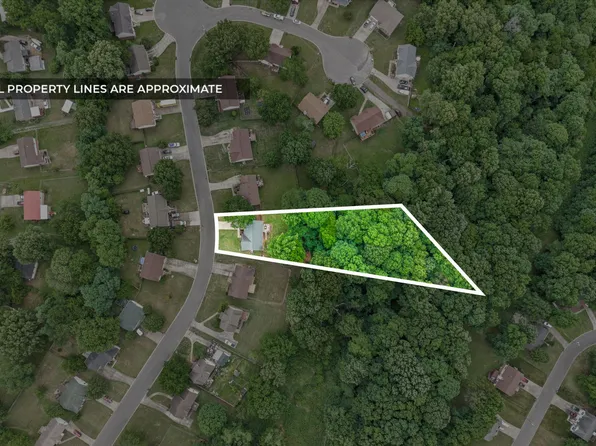800 Leigh Ann Dr, Clarksville, TN 37042